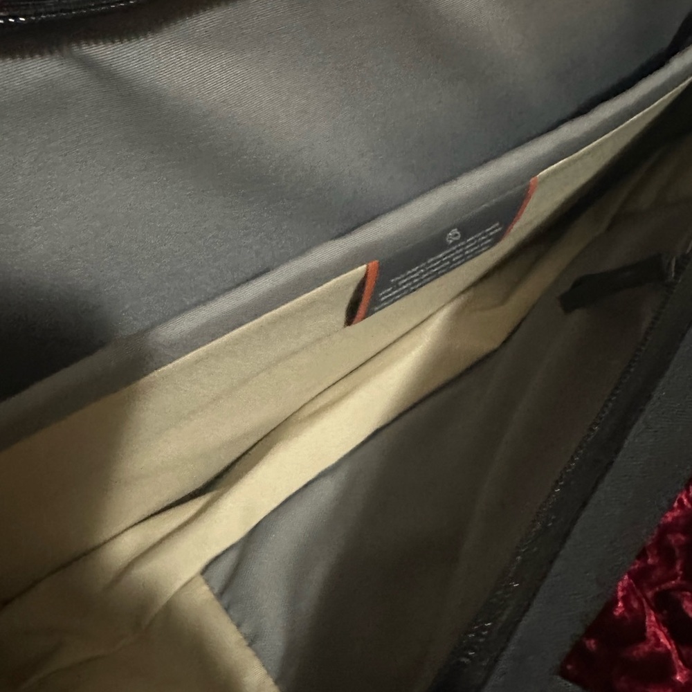 Bellroy Messenger Bag - Picture 10 of 13